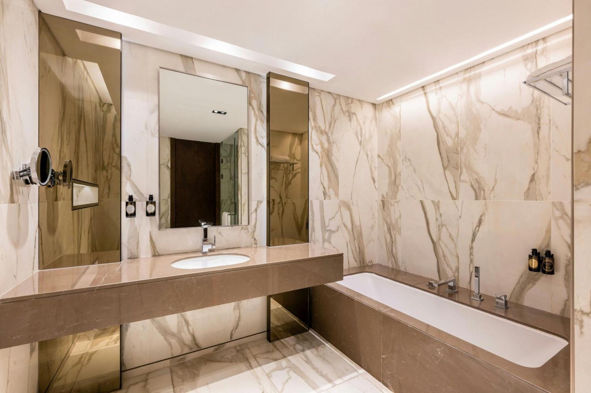 Agora, Doha, Autograph Collection Hotel Lusail Екстериор снимка